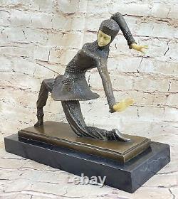 Superbe Vintage Art Déco Bronze De Un Danseuse Femme Signée Superbe Ouvre