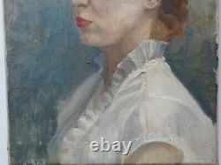 Tableau peinture portrait de femme au chemisier blanc huile sur toile, vintage