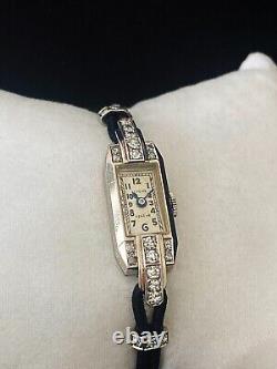 Très belle Montre Bracelet Pour Femme Glycine Art Déco Platine Diamant