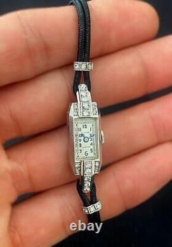 Très belle Montre Bracelet Pour Femme Glycine Art Déco Platine Diamant