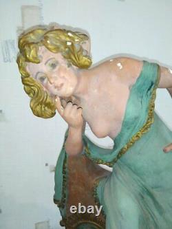 Très grande et belle pendule-statue en plâtre. Femme peintre. Art déco